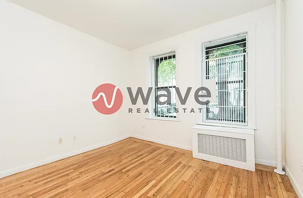 Rented by Wave Real Estate Group | media 17