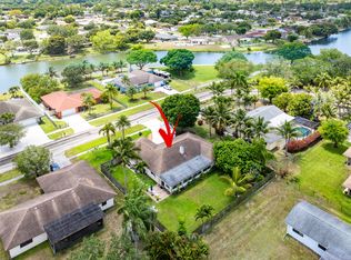 124 Rivera Ave, Royal Palm Beach, FL 33411