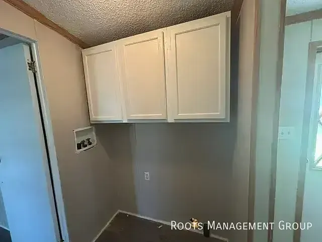 2 Bed 1 Bath Home Available for Lease at Royal Highlander - Apply Now! — Photo 4