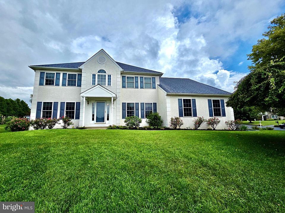 1st image of 124 Moore Dr