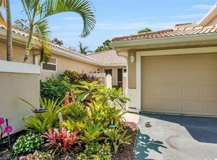341 Emerald Bay Cir UNIT T2, Naples, FL 34110