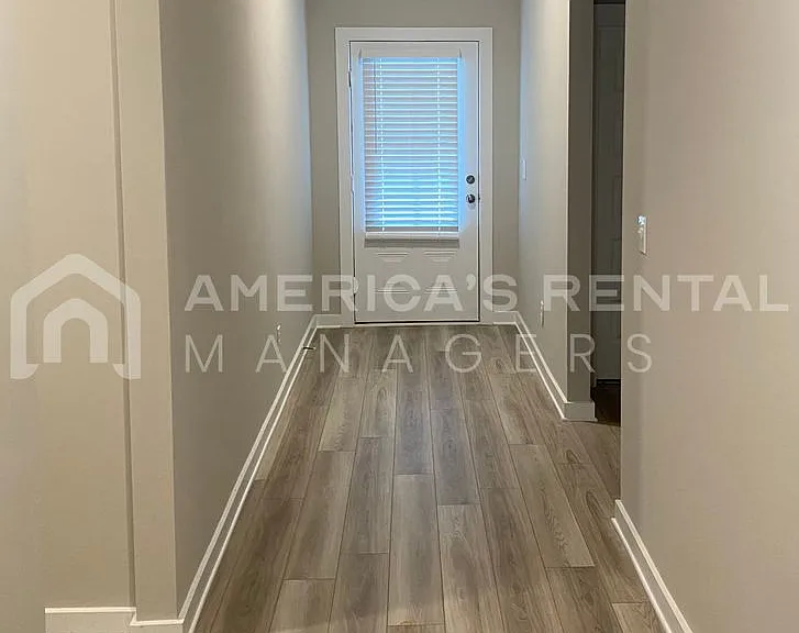 115 Avalon Way — Photo 4