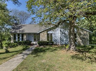 6820 Hidden Hills Dr, Smithville, MO 64089