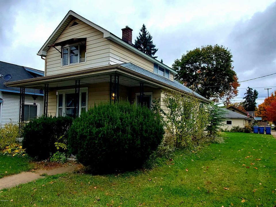 1st image of 37 Dean St NE
