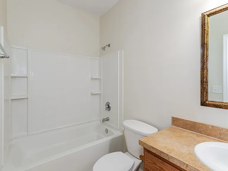 2732 Woodsdale Dr — Photo 13