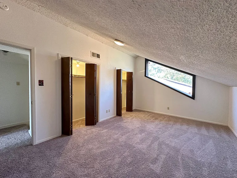 216 W Cardinal Ln — Photo 19