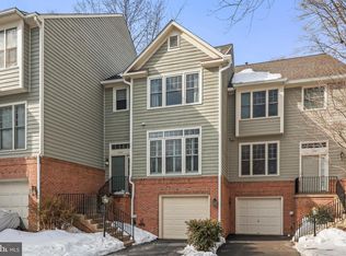 1202 Weatherstone Ct, Reston, VA 20194
