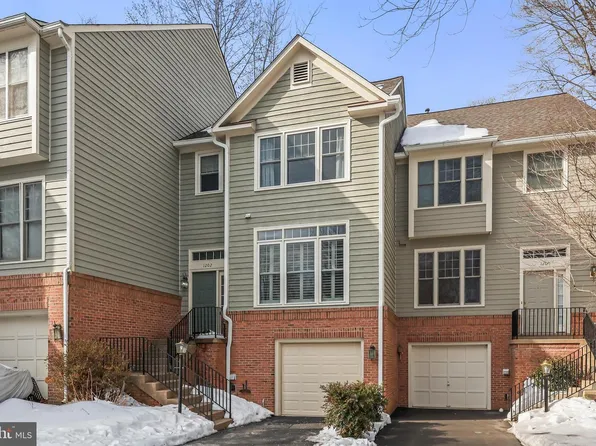 1202 Weatherstone Ct, Reston, VA 20194