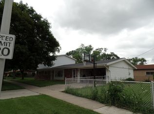 211 Rice Ave, Bellwood, IL 60104