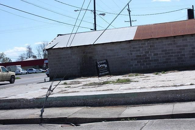 1st image of 900 Barrow St