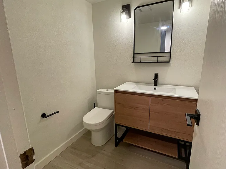 7257 Coronado Cir — Photo 32
