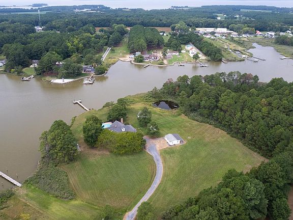 2nd image of 1001 Wagner Point Rd