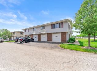 2 Dennis Ct #2, Schaumburg, IL 60193