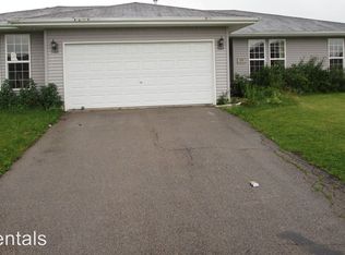 15611 Stonecrest Rd, Roscoe, IL 61080