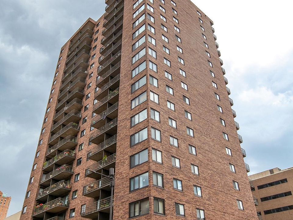 1st image of 26 10th St W Unit 1410