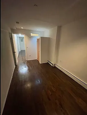 Rented by EXR | media 10