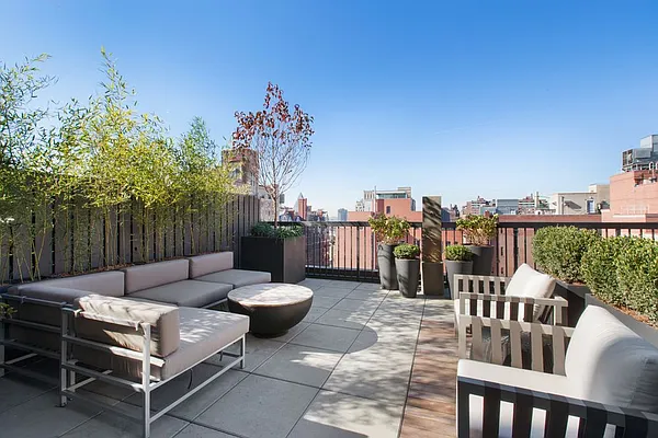 Rented by Greystar | media 16