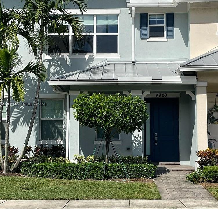 1st image of 4920 Eucalyptus Dr Unit 2