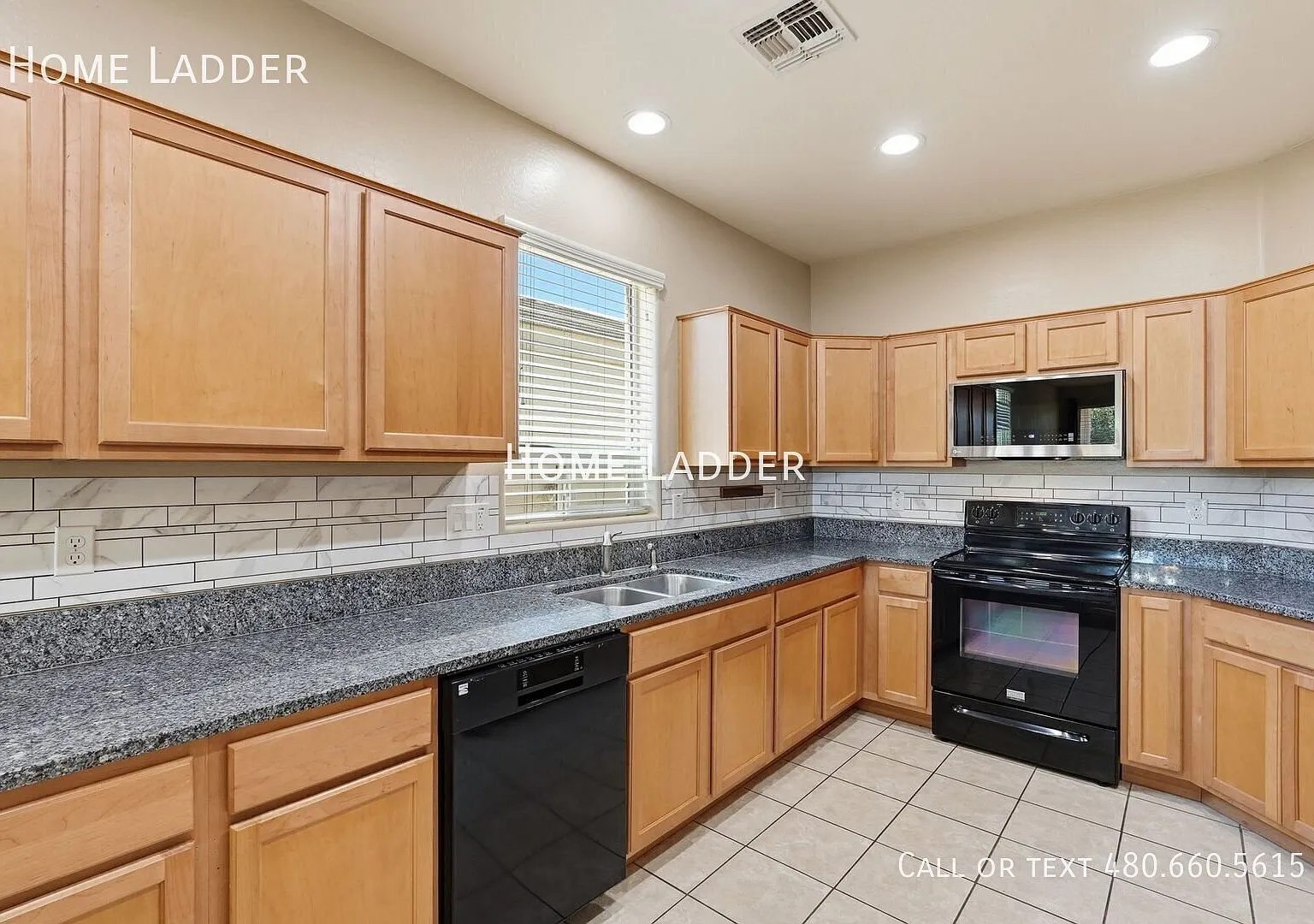 Charming 3 Bed, 2 Bath Copper Basin Home with Den! — Photo 3