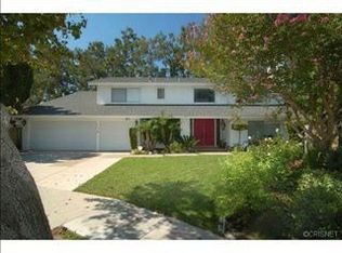 17735 Corinthian Dr, Encino, CA 91316