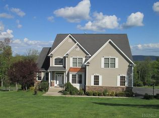 124 Country Club Rd, Hopewell Junction, NY 12533