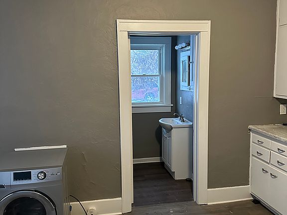 3rd image of 106 N Michigan St APT B