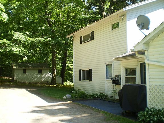 3rd image of 8130 Gilbert Dr