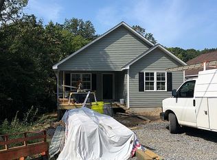 105 Dodge St, Stuarts Draft, VA 24477