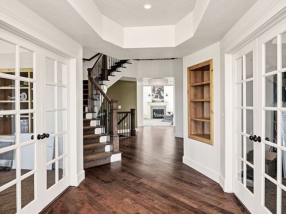 3rd image of 2307 Maple Leaf Dr