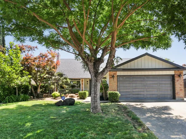8956 Sutters Gold Dr, Sacramento, CA 95826