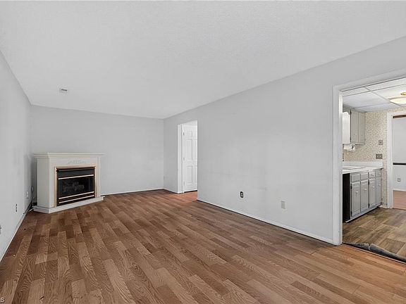 5th image of 3311 Regents Park Ln Unit A