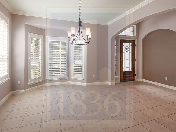 3rd image of 2702 Lovett Ln