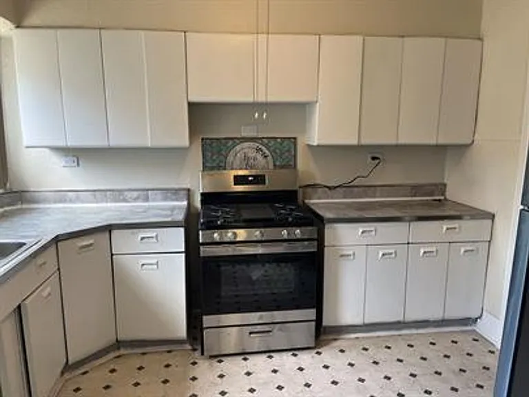 3907 Northwestern Pkwy. — Photo 10