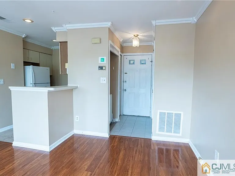 336 Cozzens Ct — Photo 8