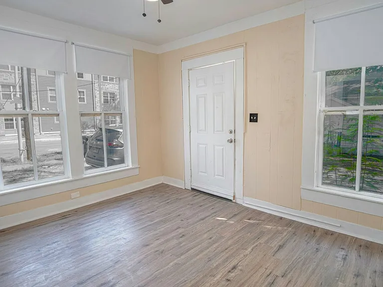 111 S Olive St #A — Photo 8