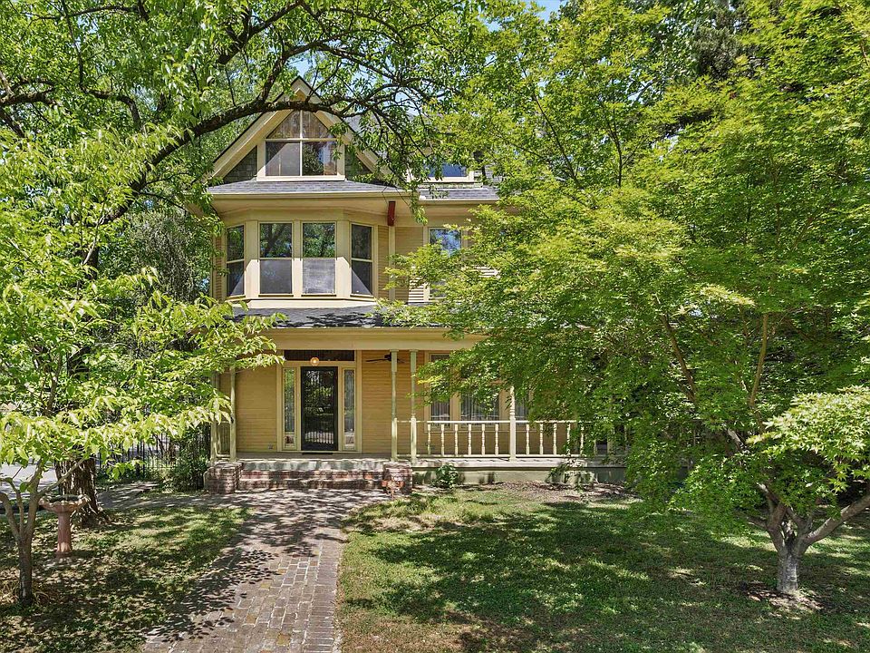 1st image of 1662 Forest Ave