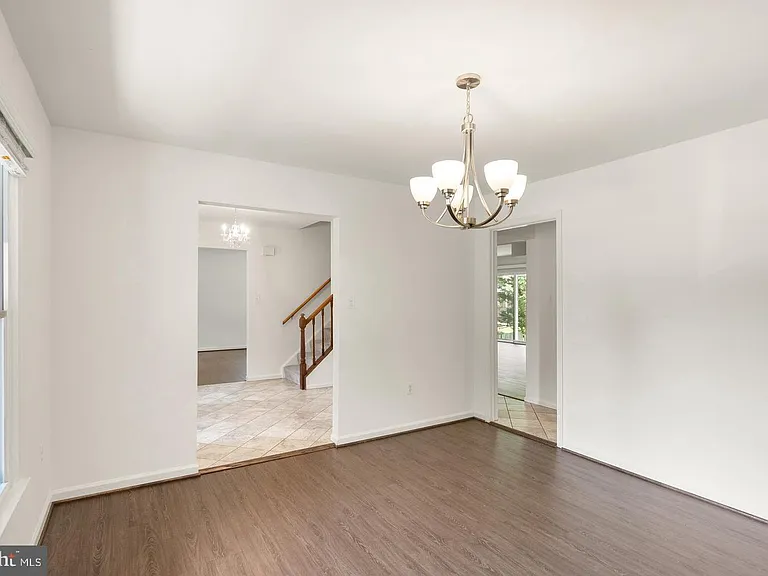 8902 Huxley Ct — Photo 54