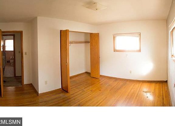 4th image of 439 Hoyt Ave E
