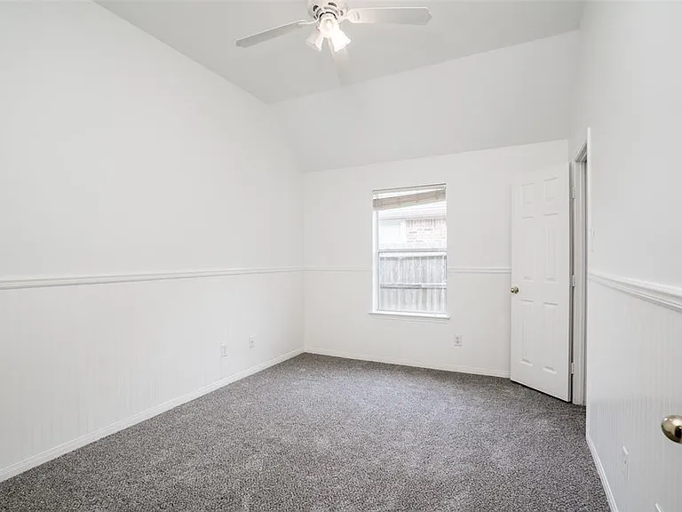14707 Raven Hollow Ln — Photo 16