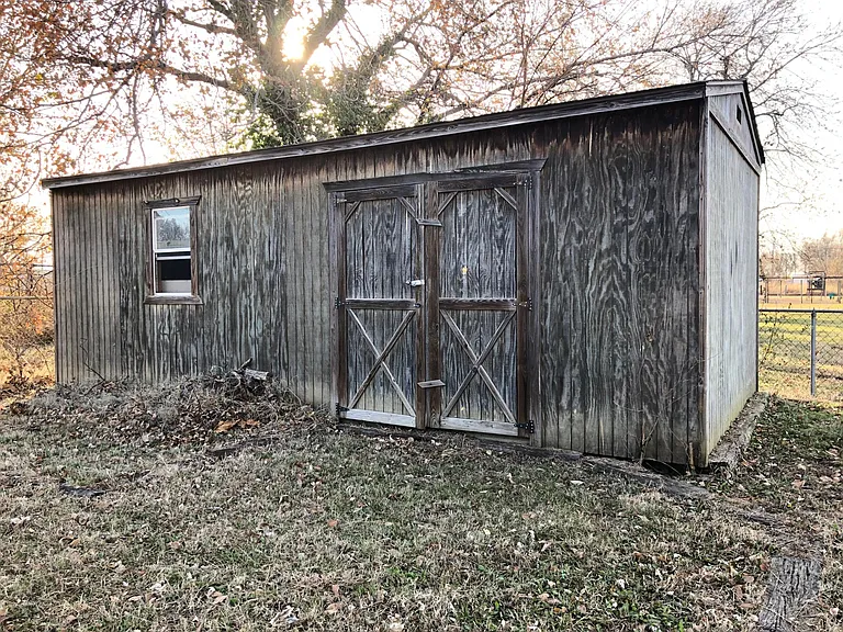 1203 E Pecan St — Photo 21