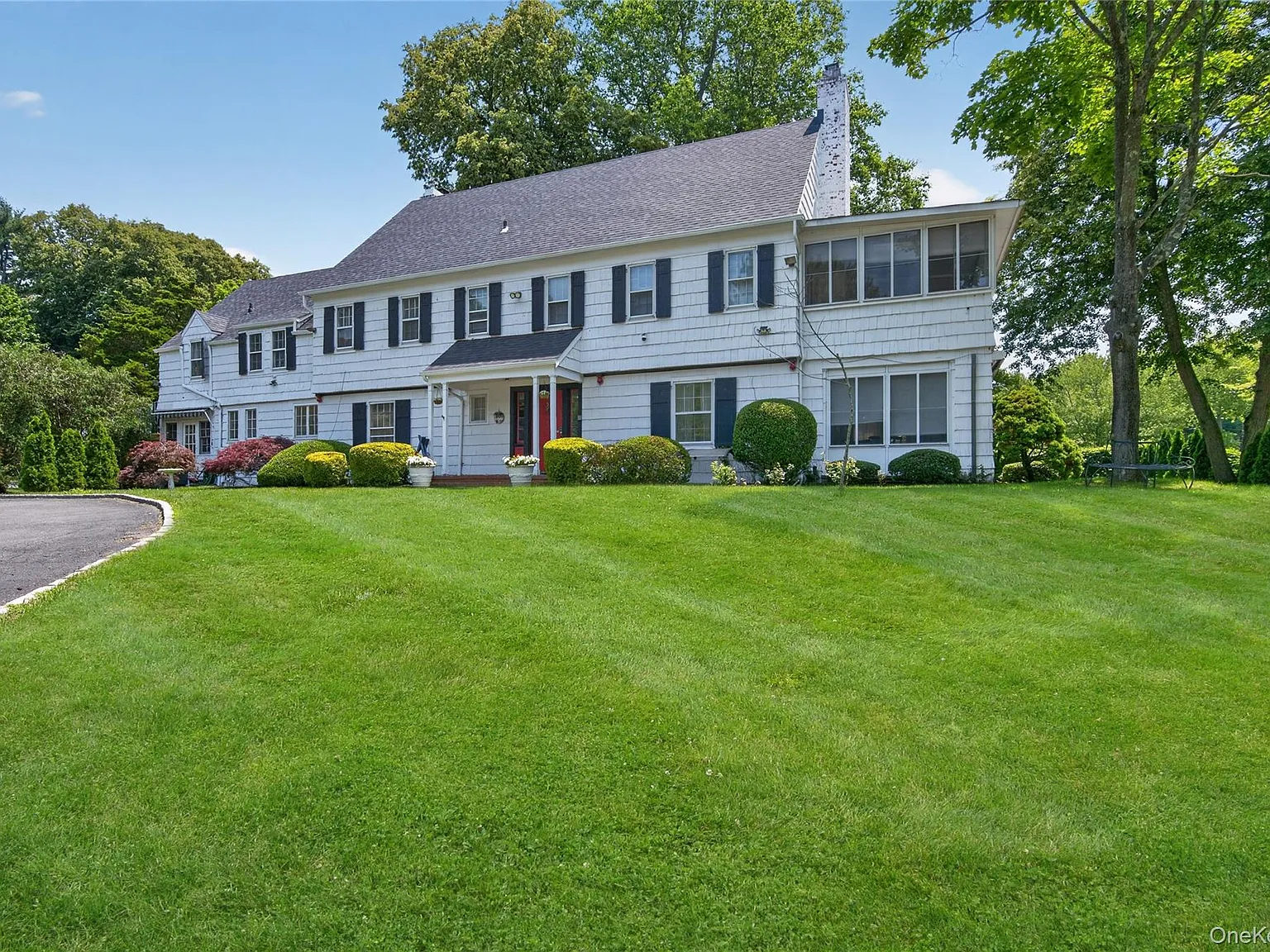 6 bed, 4.5 bath, 5000 sqft, $7,200 — Photo 2