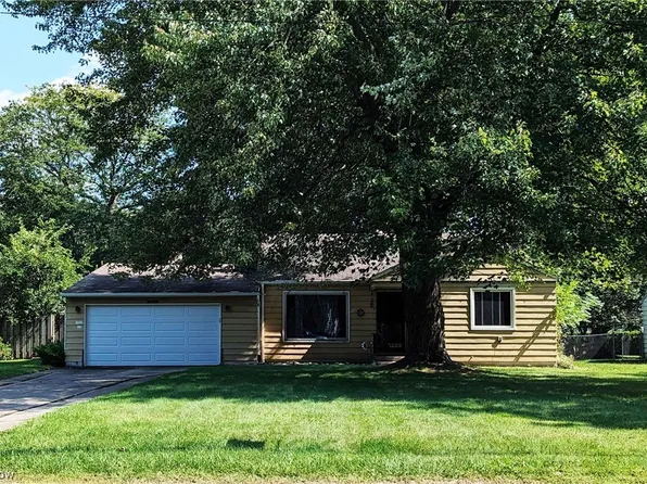 21445 Mastick Rd, Fairview Park, OH 44126