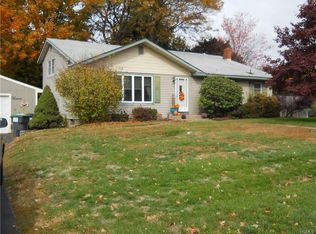 13 Edinburgh Rd, Middletown, NY 10941