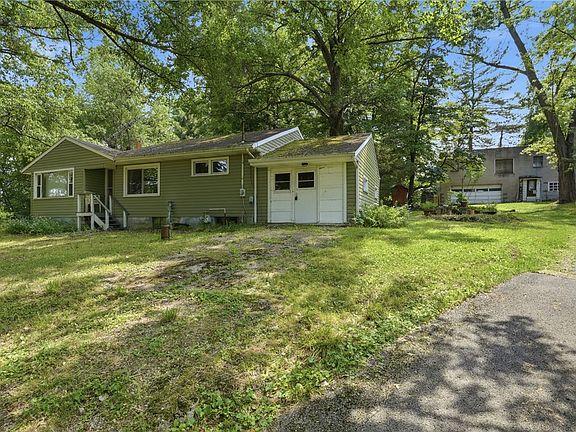3rd image of 102 Pullam Dr