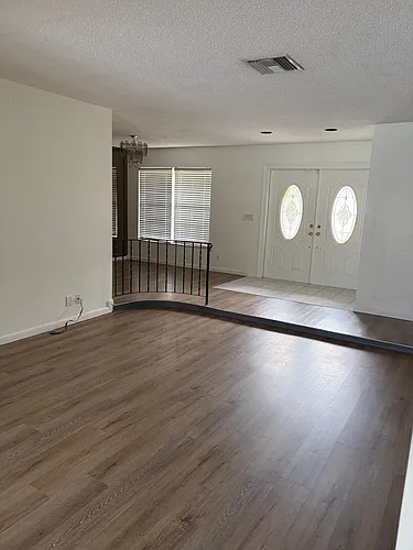 128 Swan Pkwy E Photo 1