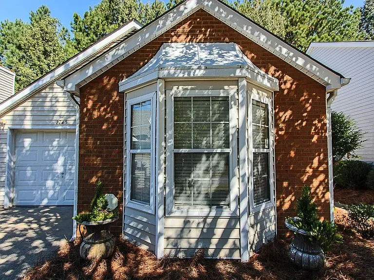 2745 Highland Rdg NW — Photo 1