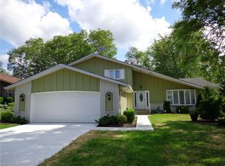 17099 Hawks Lookout Ln, Strongsville, OH 44136