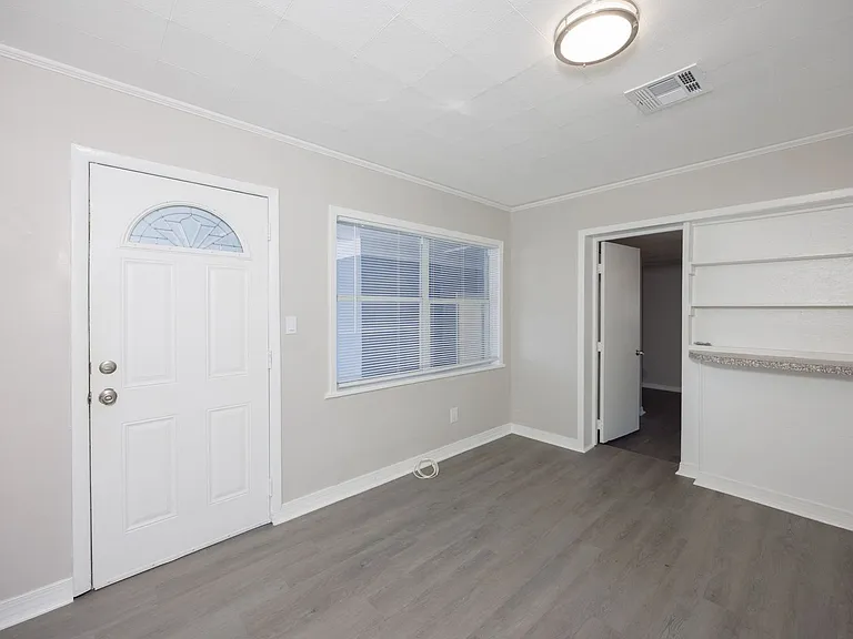 1530 S Martin Luther King Jr Ave — Photo 15