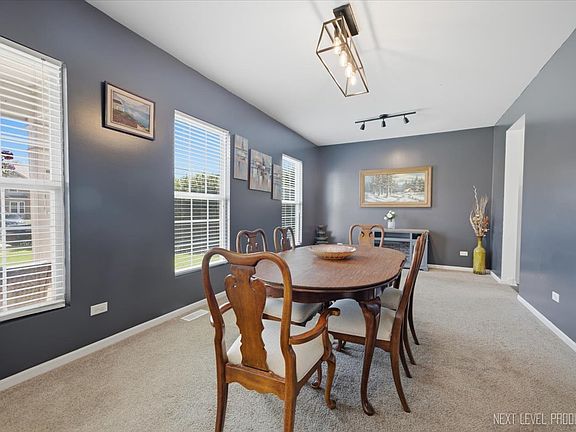 5th image of 2427 Emerald Ln