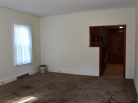 4th image of 406 N Birch St